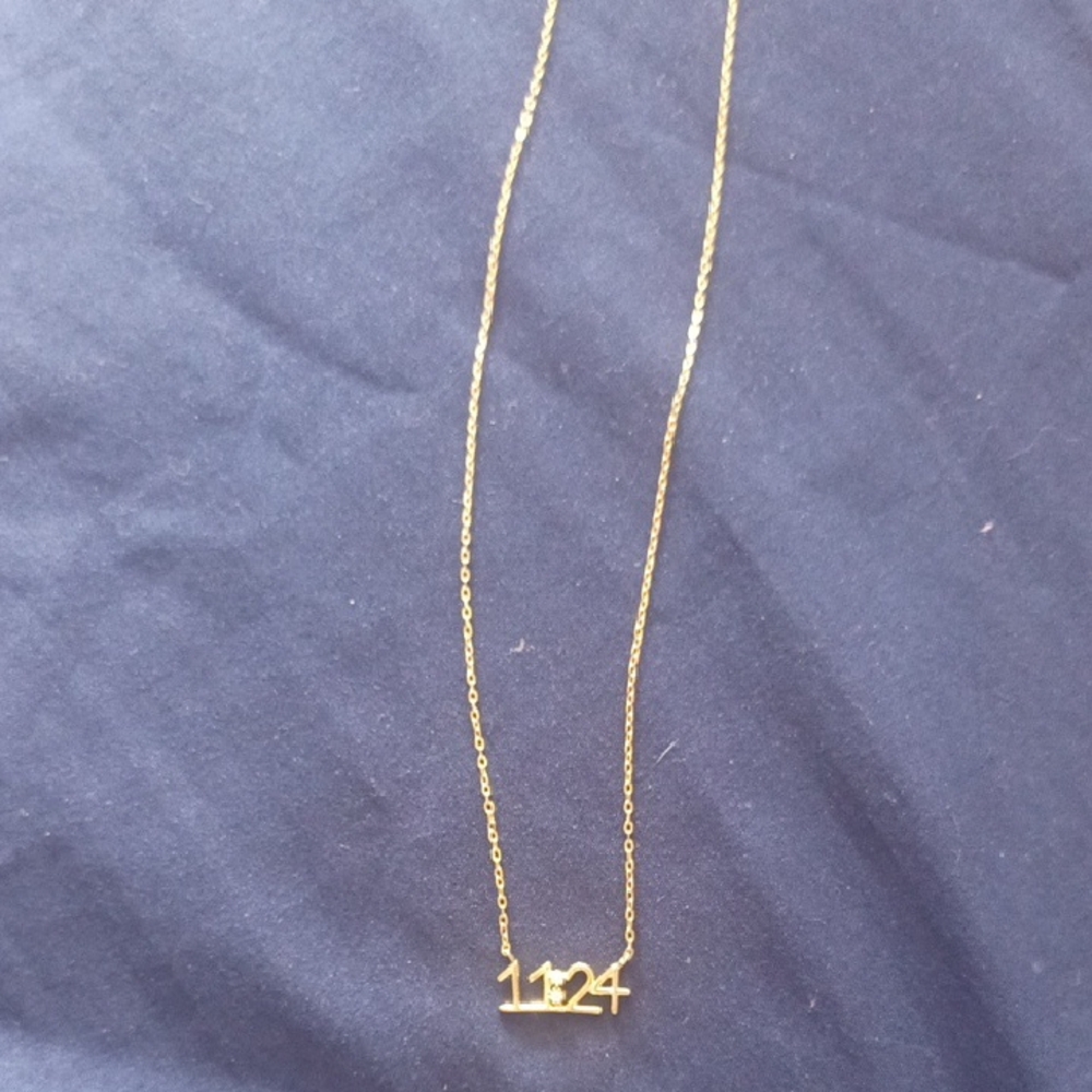Elegant Gold Necklace